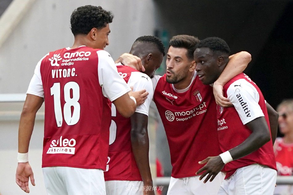 极佳的头球 极佳的头球